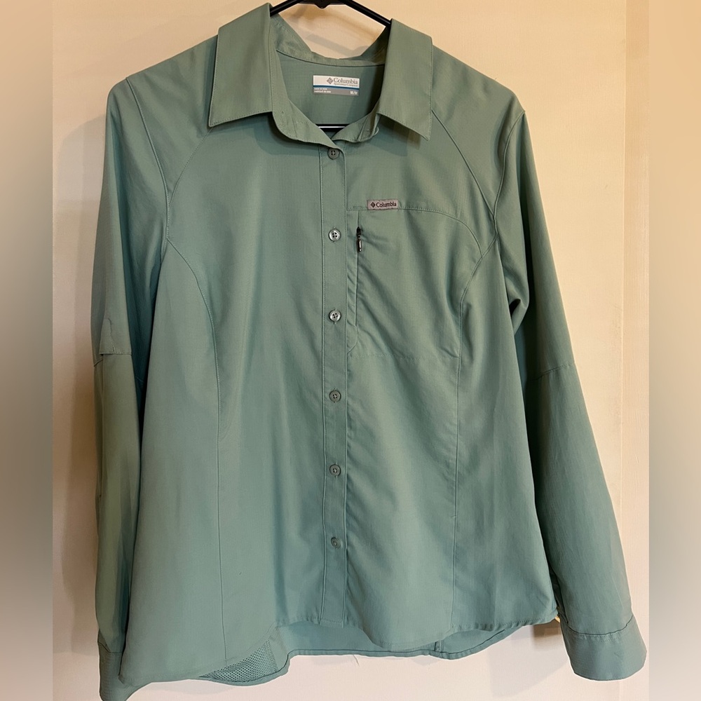 Women’s Columbia Green Casual Button Down Shirt Lightweight Performance